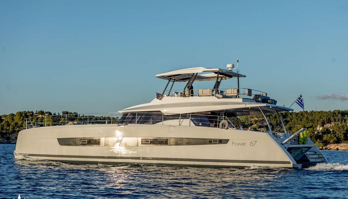 D2 yacht charter 2