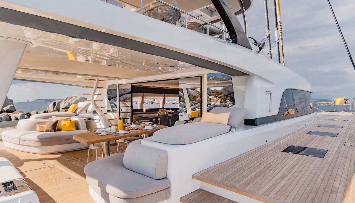 LA DÉSIRADE yacht charter 3