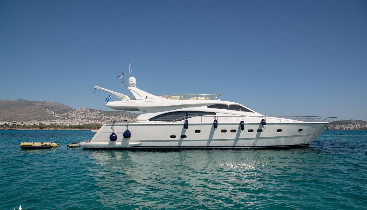 ANANAS yacht charter 2
