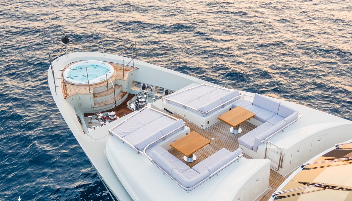 TAKARA ONE yacht charter 3