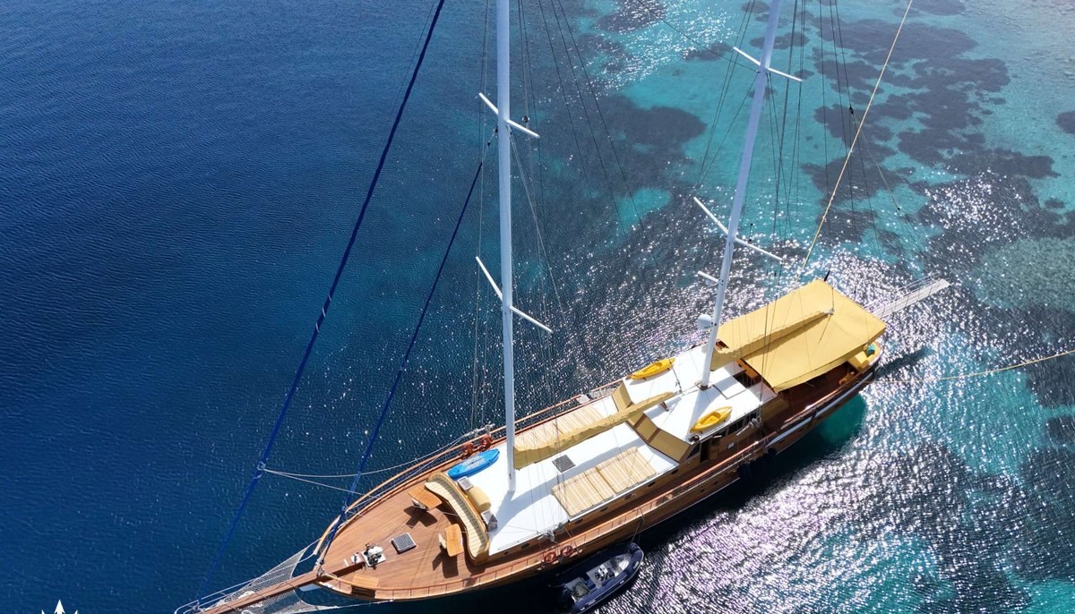 PARSS yacht charter 2
