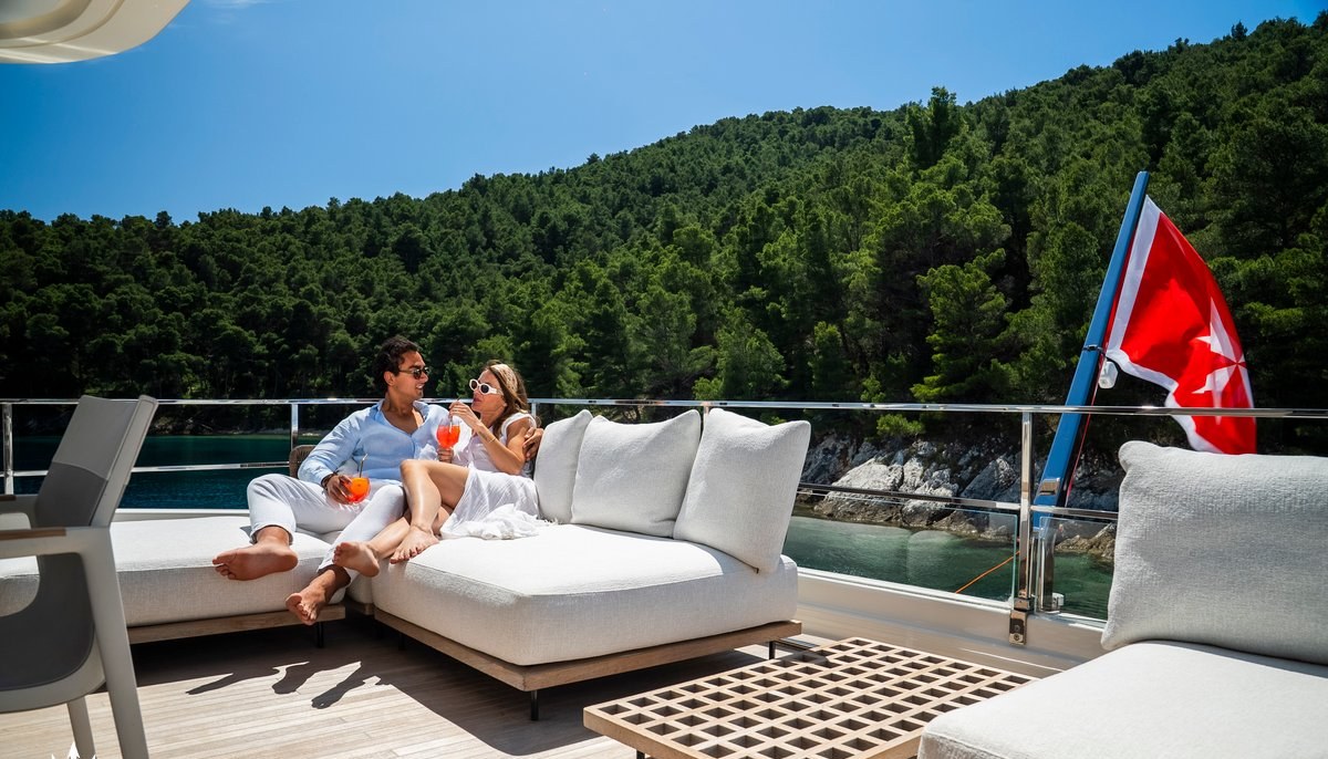 SK yacht charter 5