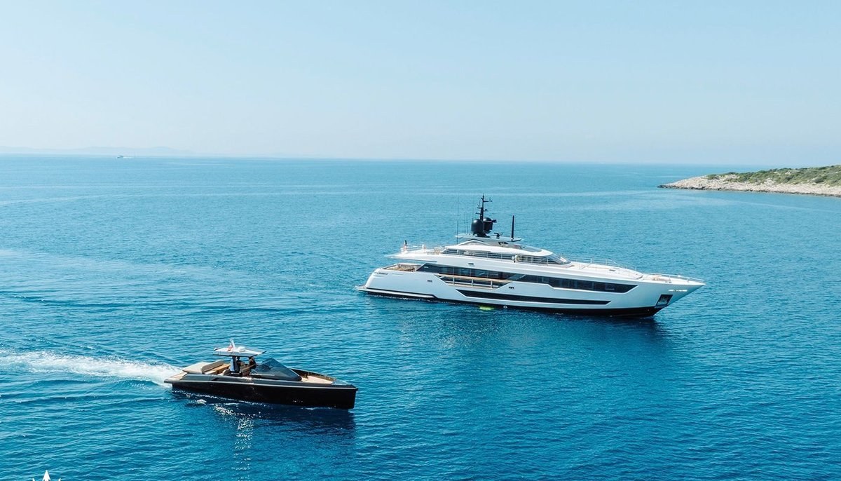 EROLIA yacht charter 2