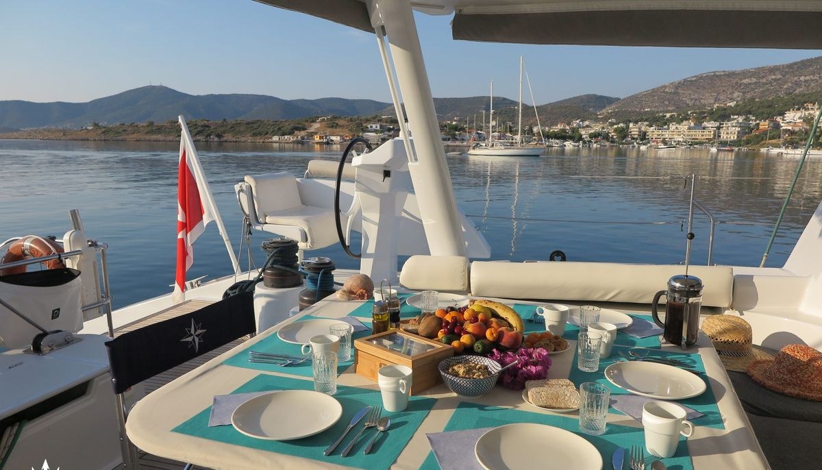 STADIUM yacht charter 4