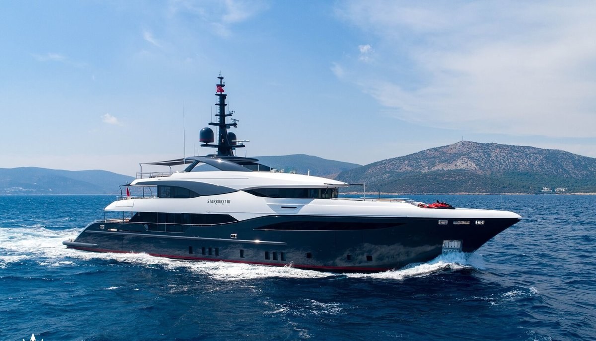 STARBURST III yacht charter 2