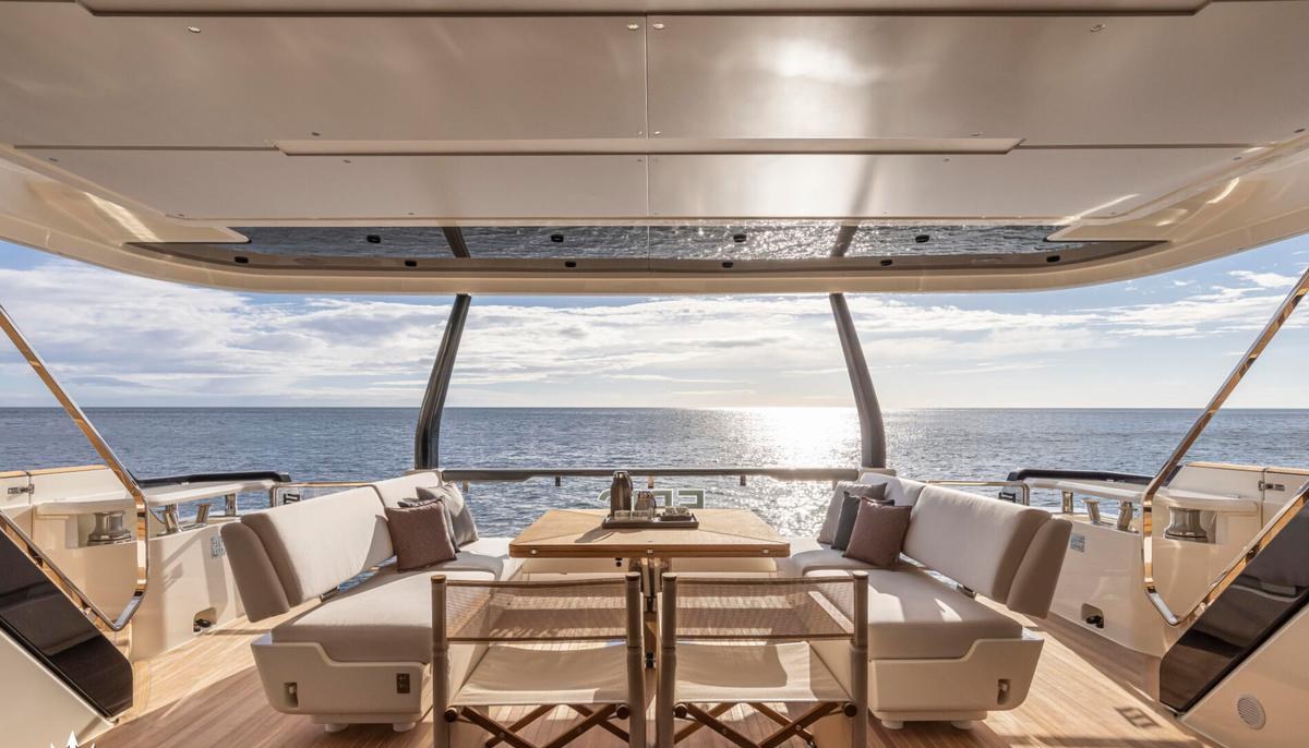 B.A.13 yacht charter 5