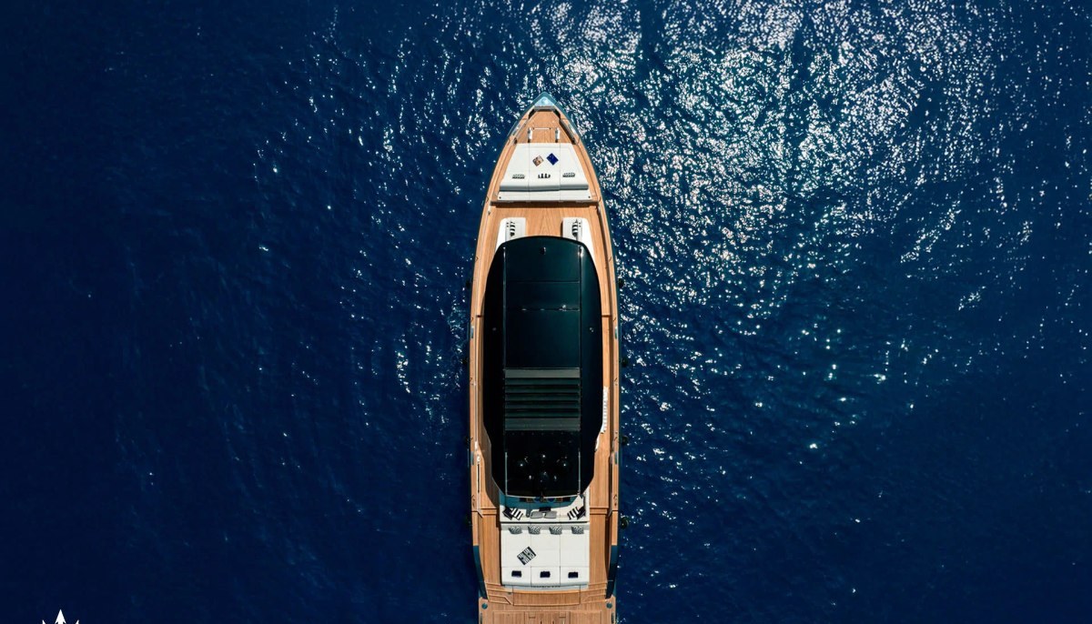 GET LOST yacht charter 3