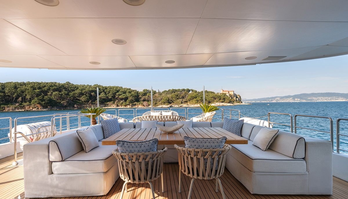 SENSEI yacht charter 5