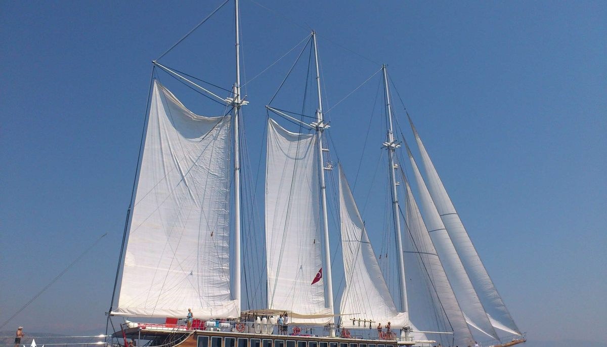 GRAND ADMIRAL yacht charter 2