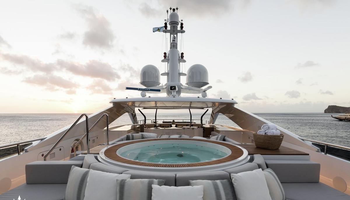 LAURENTIA yacht charter 3