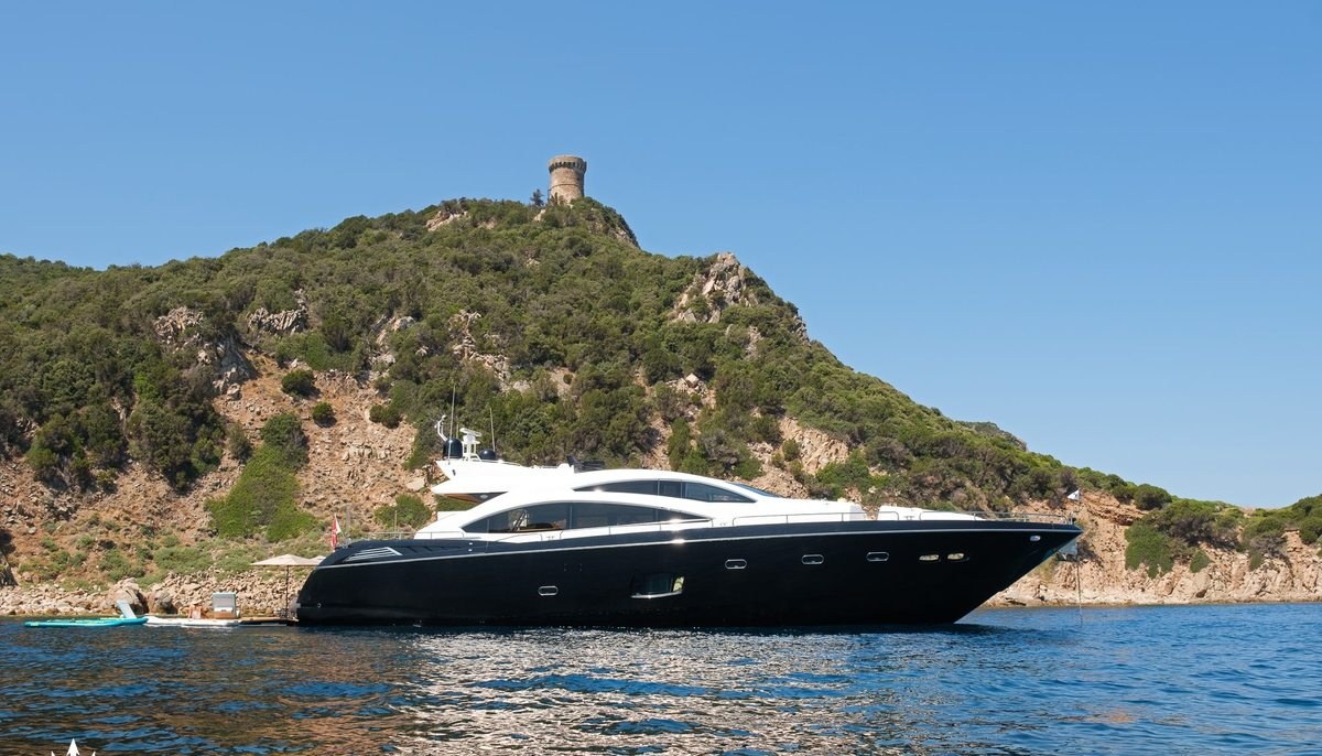 AGAPA yacht charter 3