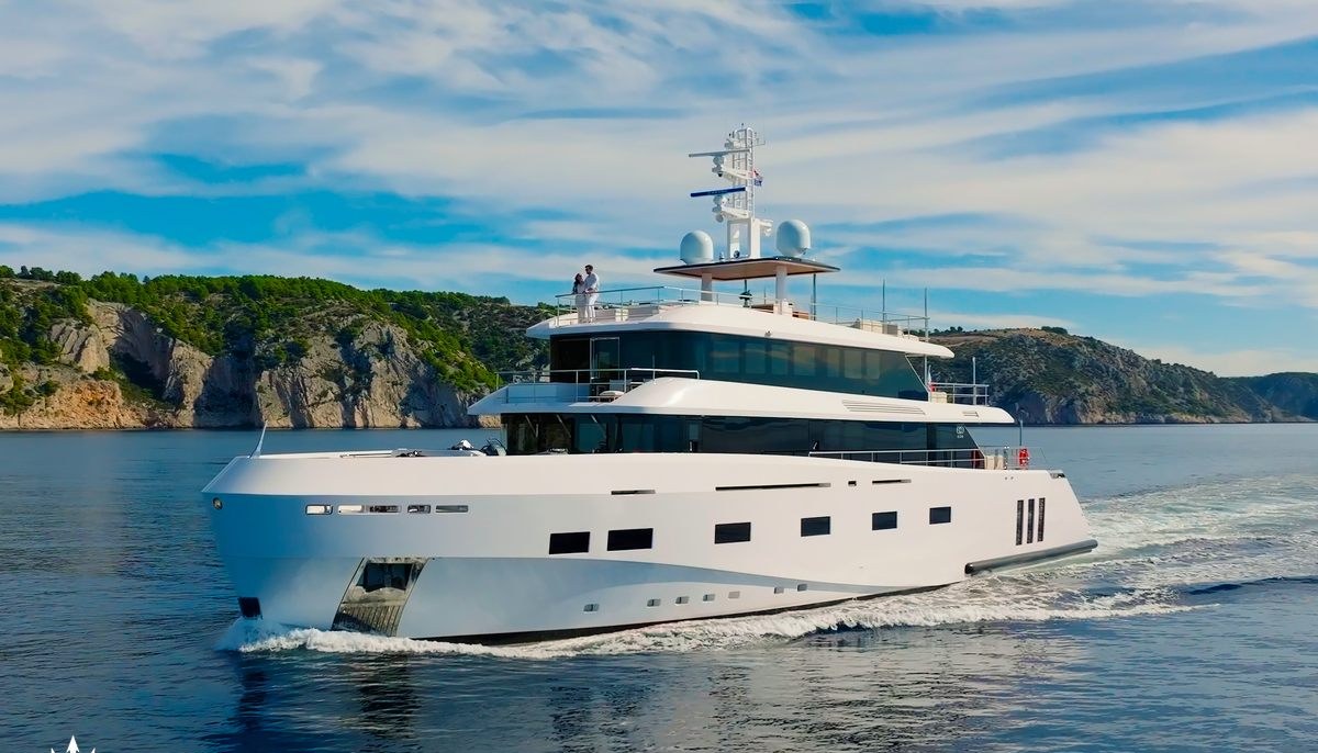 RENATA yacht charter 2