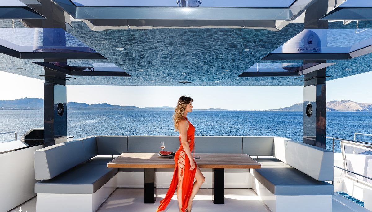 MAYRILOU yacht charter 5