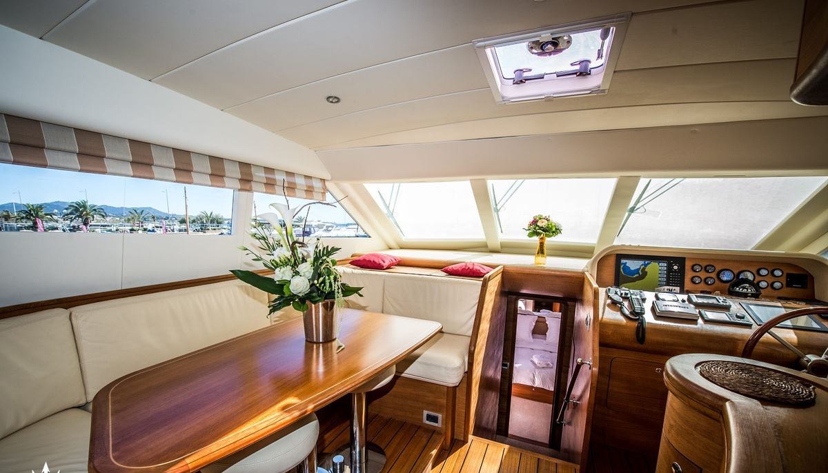 LAOUEN yacht charter 5