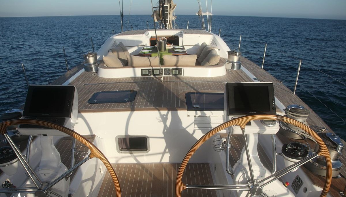 CONSTANTER yacht charter 3