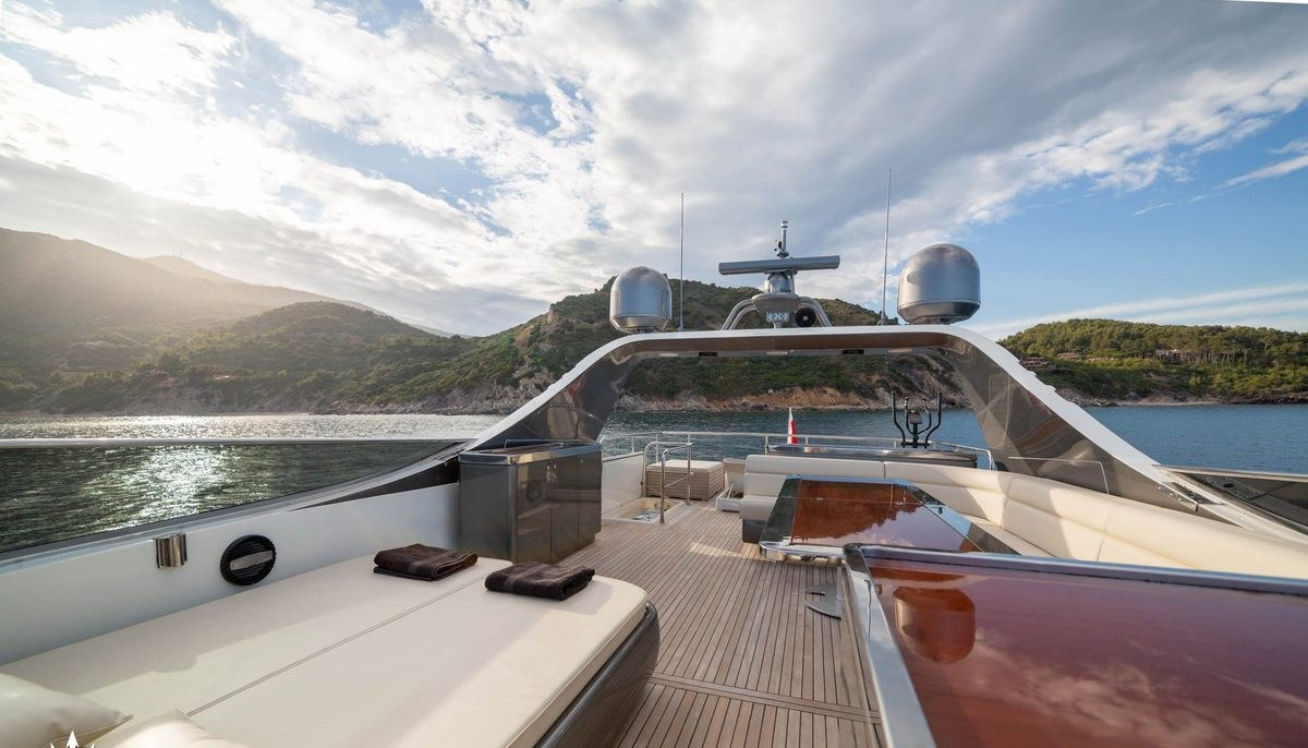 EFFE yacht charter 4