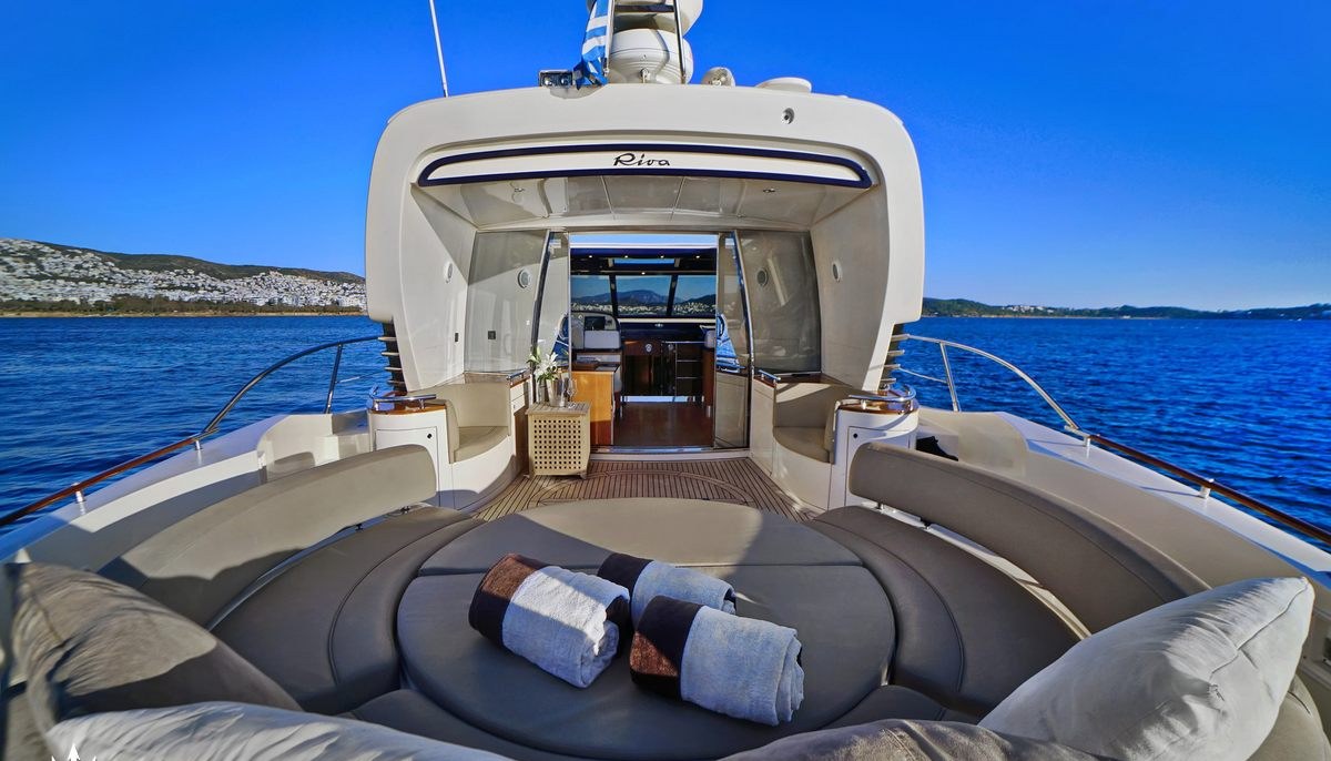 SEA U yacht charter 4