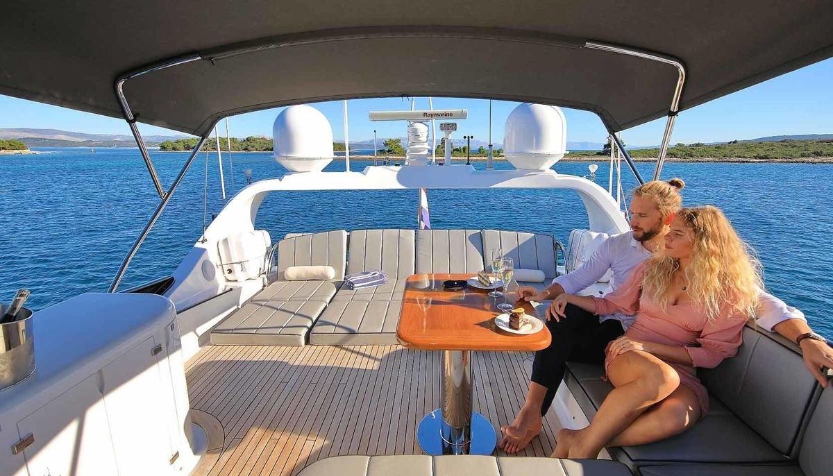 HOPE I yacht charter 4