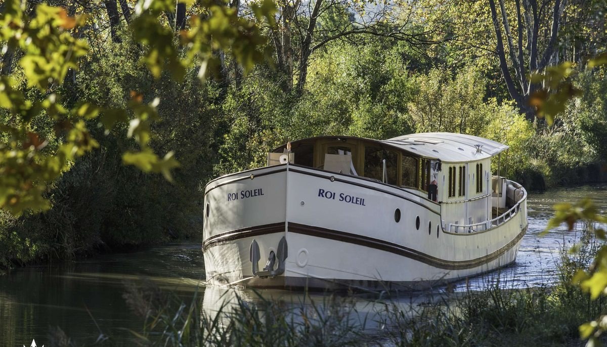 ROI SOLEIL yacht charter 3