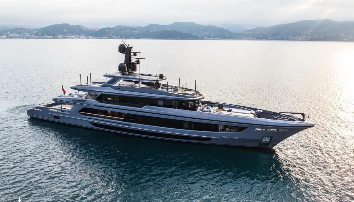 AKULA yacht charter 2