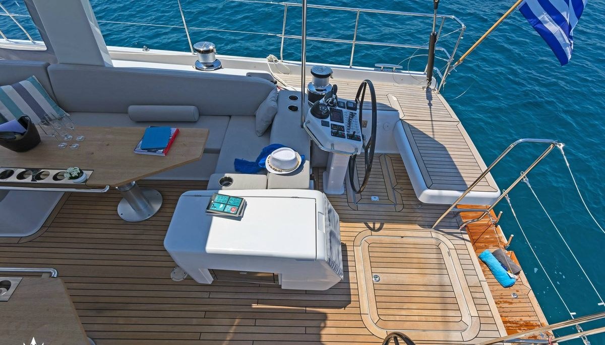 ALIZEE yacht charter 5