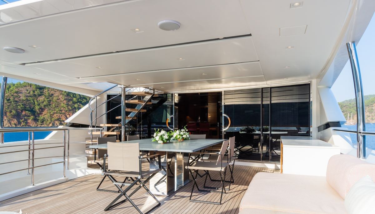 TAKARA ONE yacht charter 4