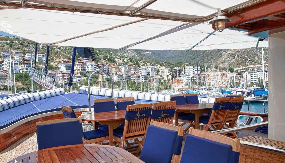 GRAND ADMIRAL yacht charter 5