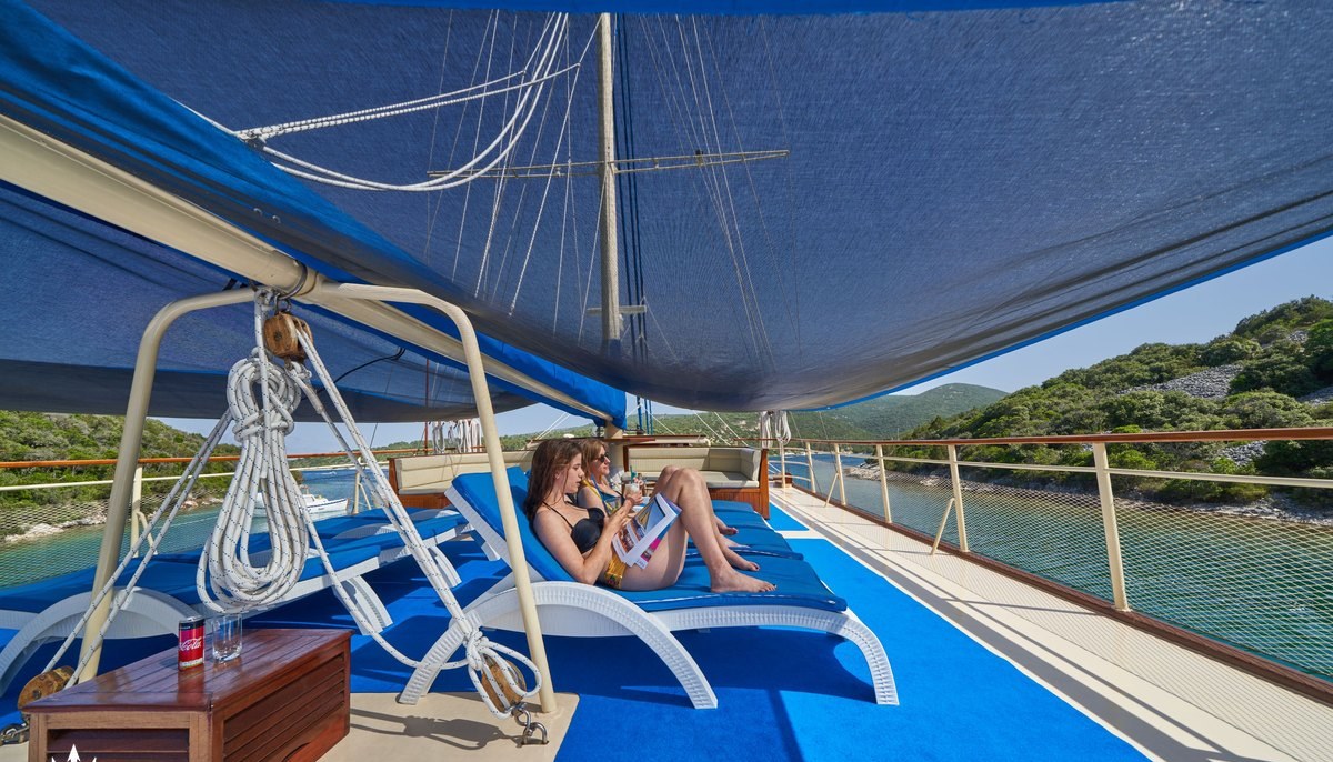 TAJNA MORA yacht charter 3