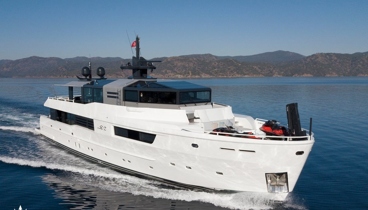 SUN yacht charter 2