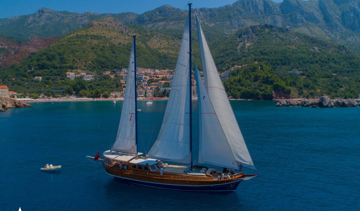 KAPTAN SEVKET yacht charter 2