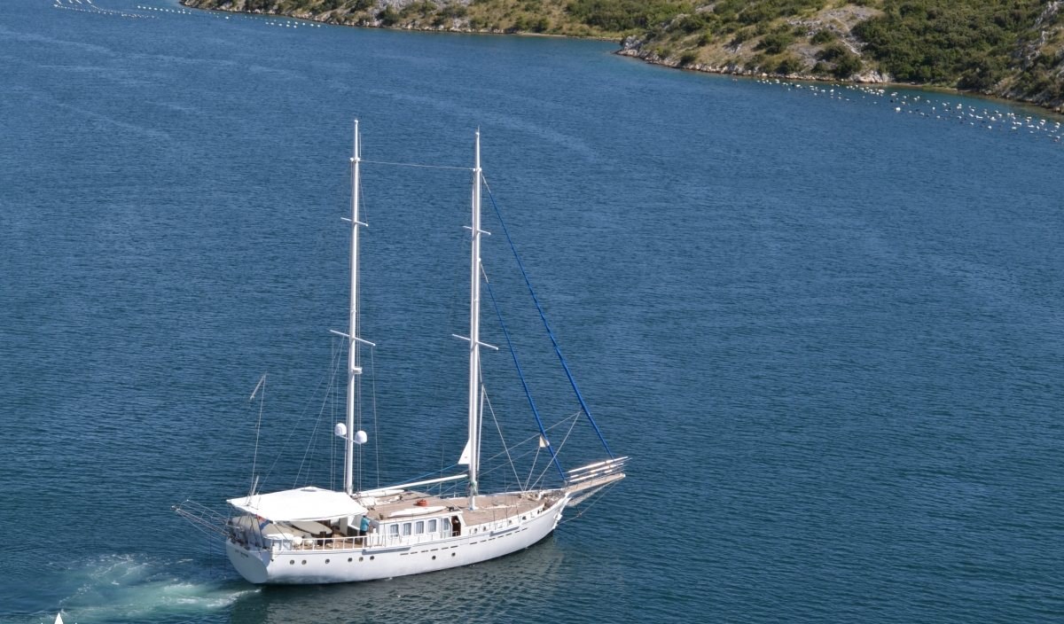 DVI MARIJE yacht charter 2