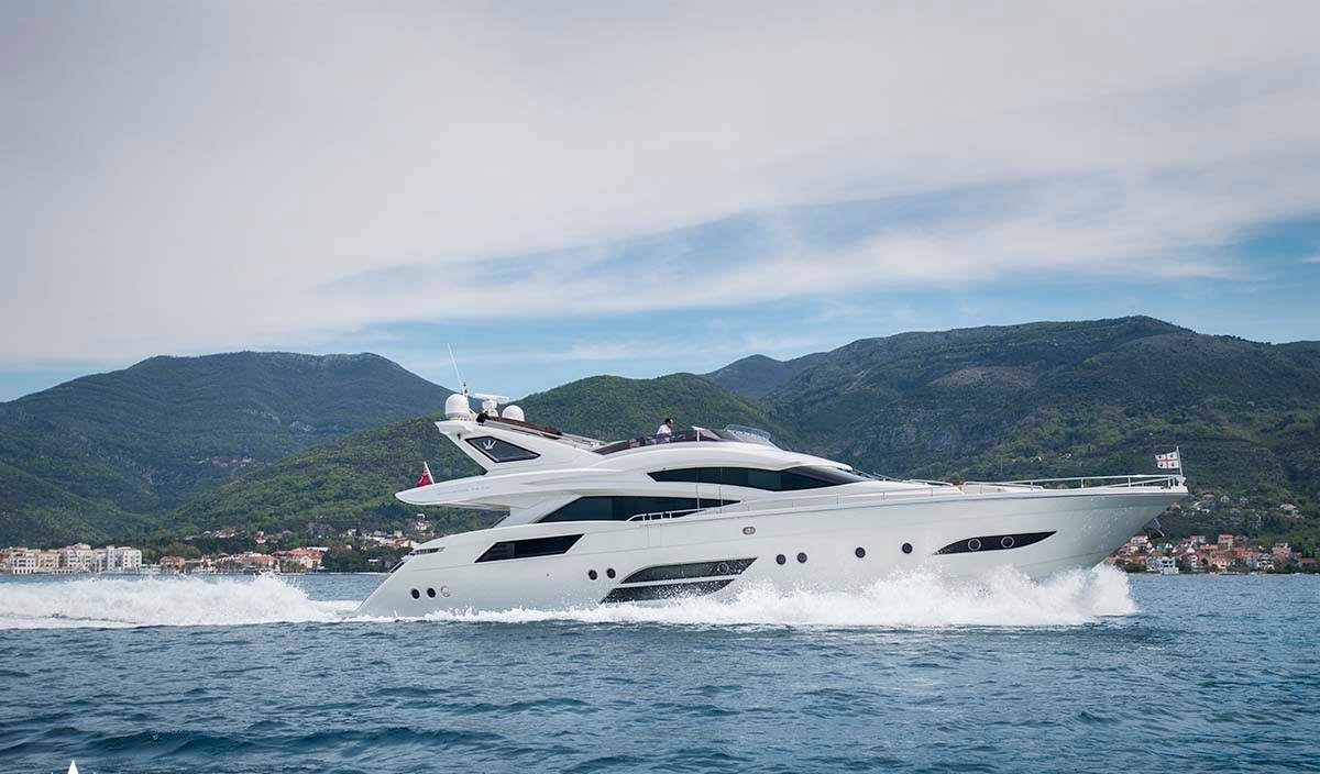 SAINT-ANNA yacht charter 2