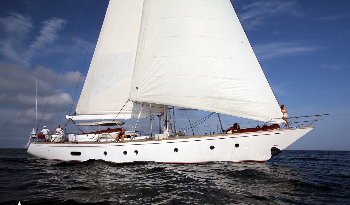 MALIZIA yacht charter 3